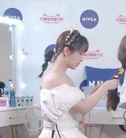 杨紫甩锅造型师爆料视频,揭秘幕后真相  第3张